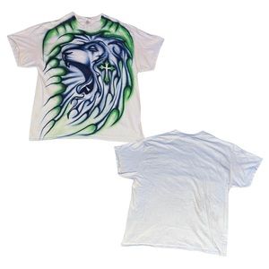Lion Spray Paint Art T-Shirt